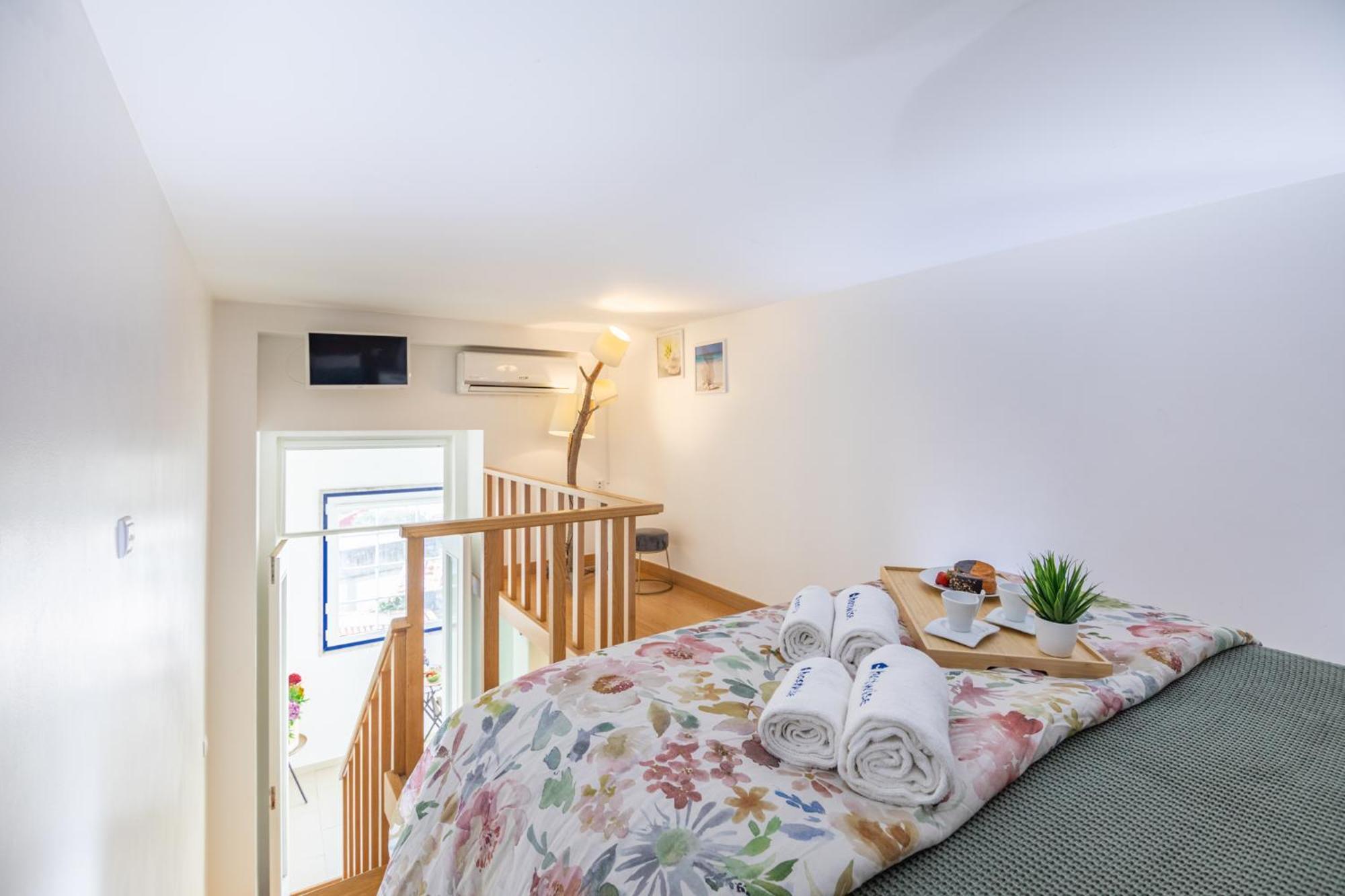 포르투 Deluxe Spacious Flats W Mezzanine By Host Wise 아파트 객실 사진